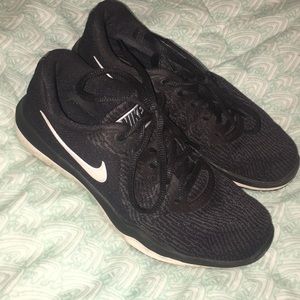 Black Nike Shoes